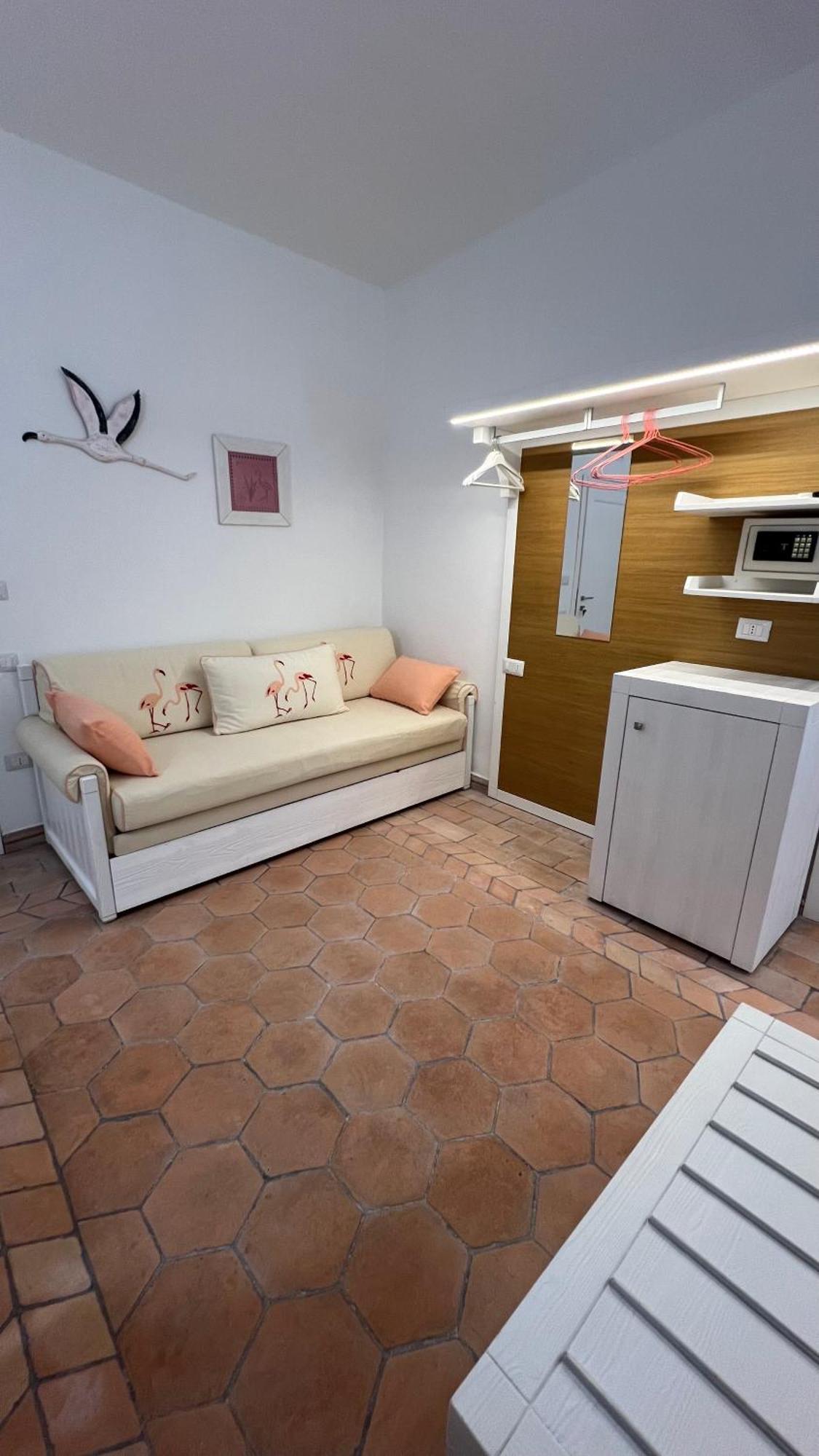 Rooms Apartaments Santa Teresa คาโป เทสตา ภายนอก รูปภาพ