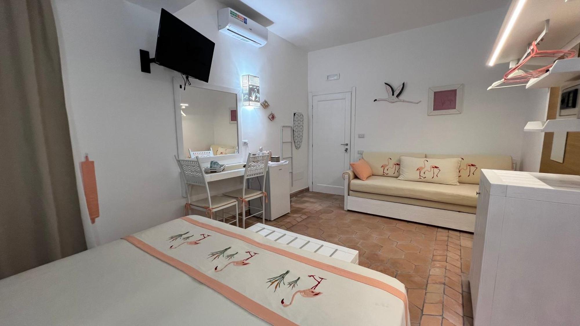 Rooms Apartaments Santa Teresa คาโป เทสตา ภายนอก รูปภาพ
